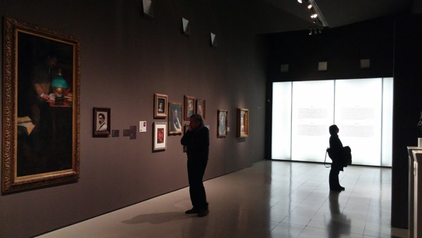 엎드려 그림 그리는 아이, 스페인 미술관은 달랐다