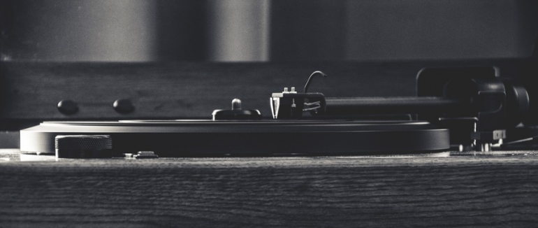 “Sounds” Archive Presents 80,000 Free Audio Recordings: World & Classical Music, Interviews, Nature Sounds & More