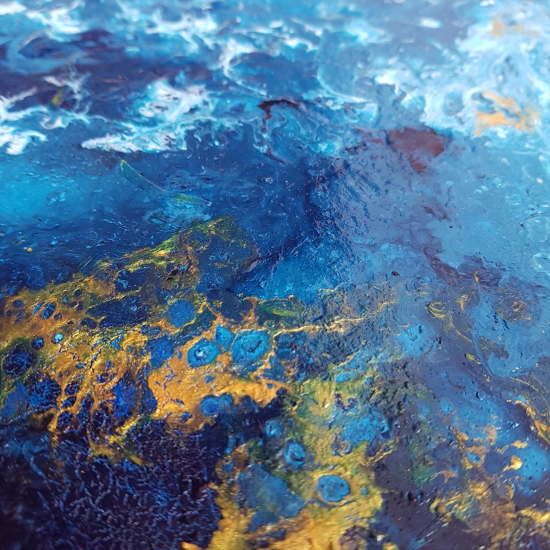 THE EARTH_details