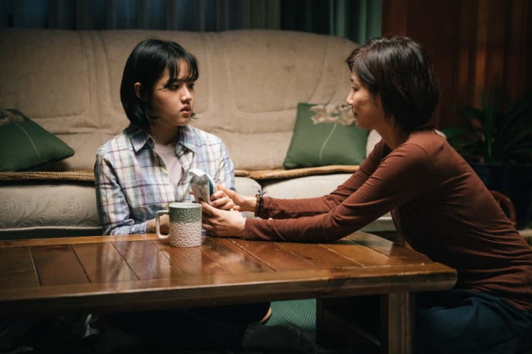 단지 세상의 끝에서, <영주>