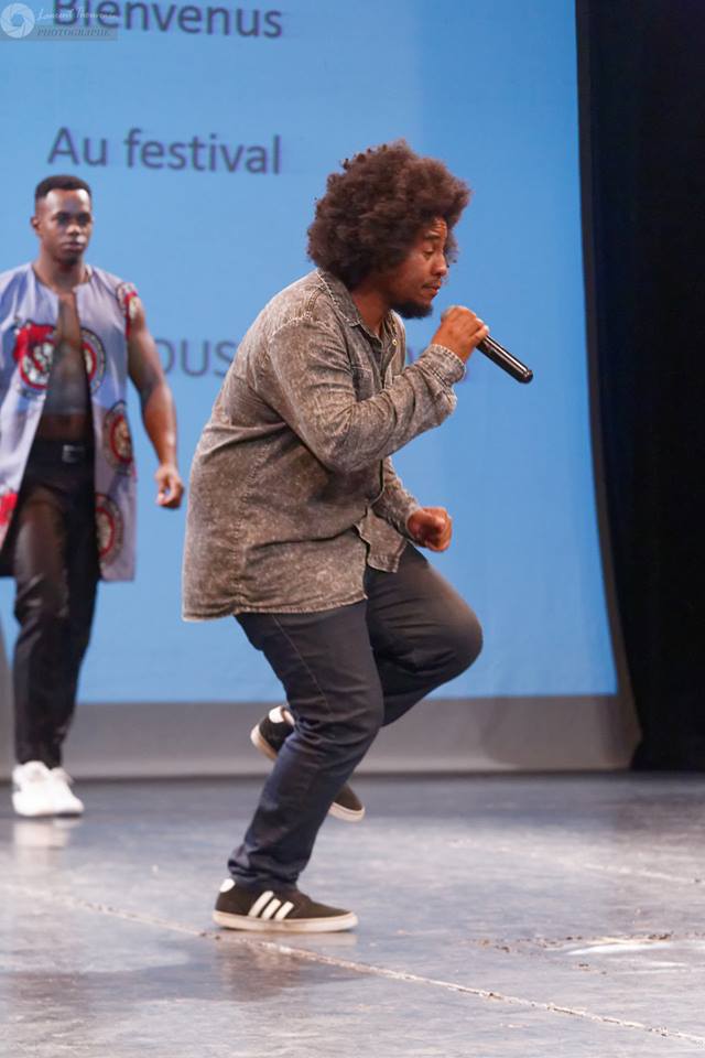 Résous-Moi 'Je suis le Lien Que Je Tisse'