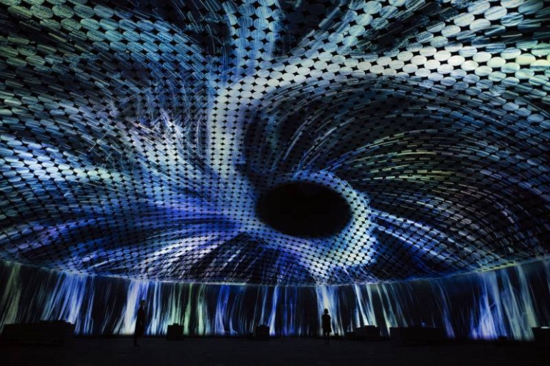 teamLab: Massless