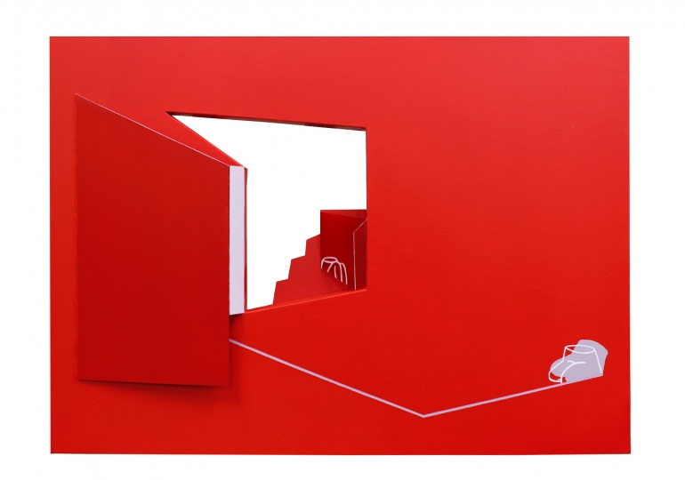 Between two door_crack