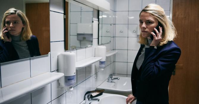 나 자신을 거둘 시간조차 허용하지 않는 사회