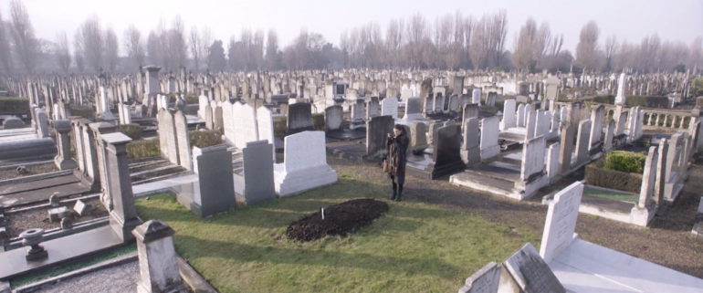 도망과 순종은 답이 아니었음을 <디서비디언스> 