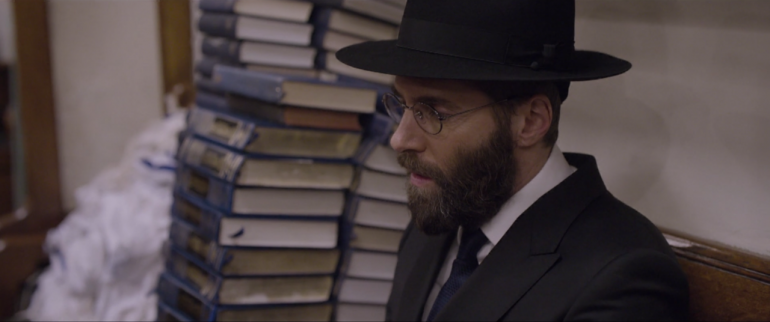 도망과 순종은 답이 아니었음을 <디서비디언스> 