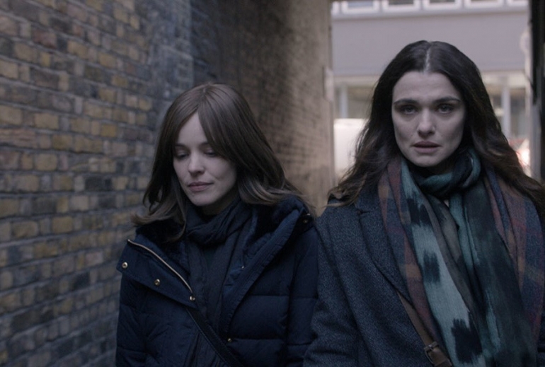 도망과 순종은 답이 아니었음을 <디서비디언스> 