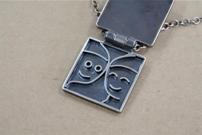 사랑의 The Foldable Pendant