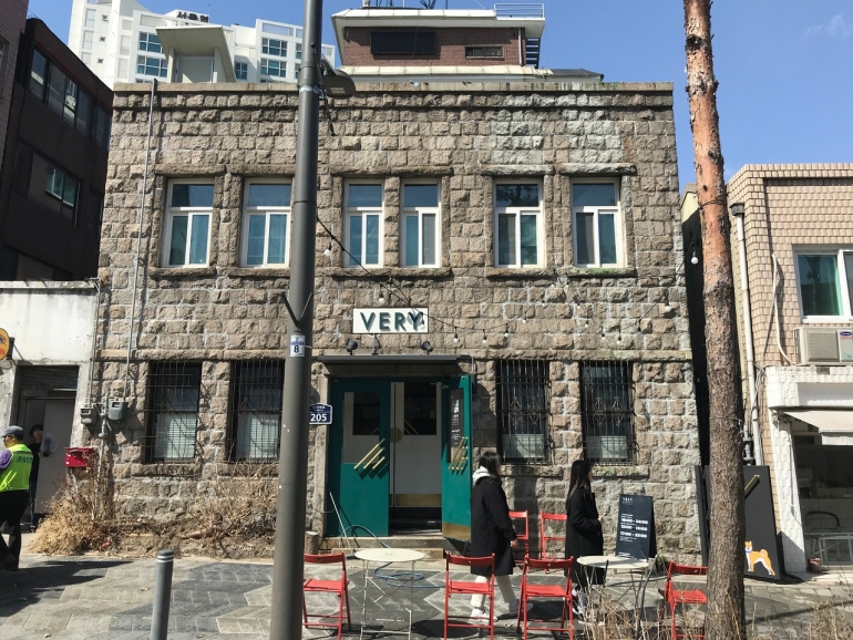 서울역 옆 동네, 만리재로
