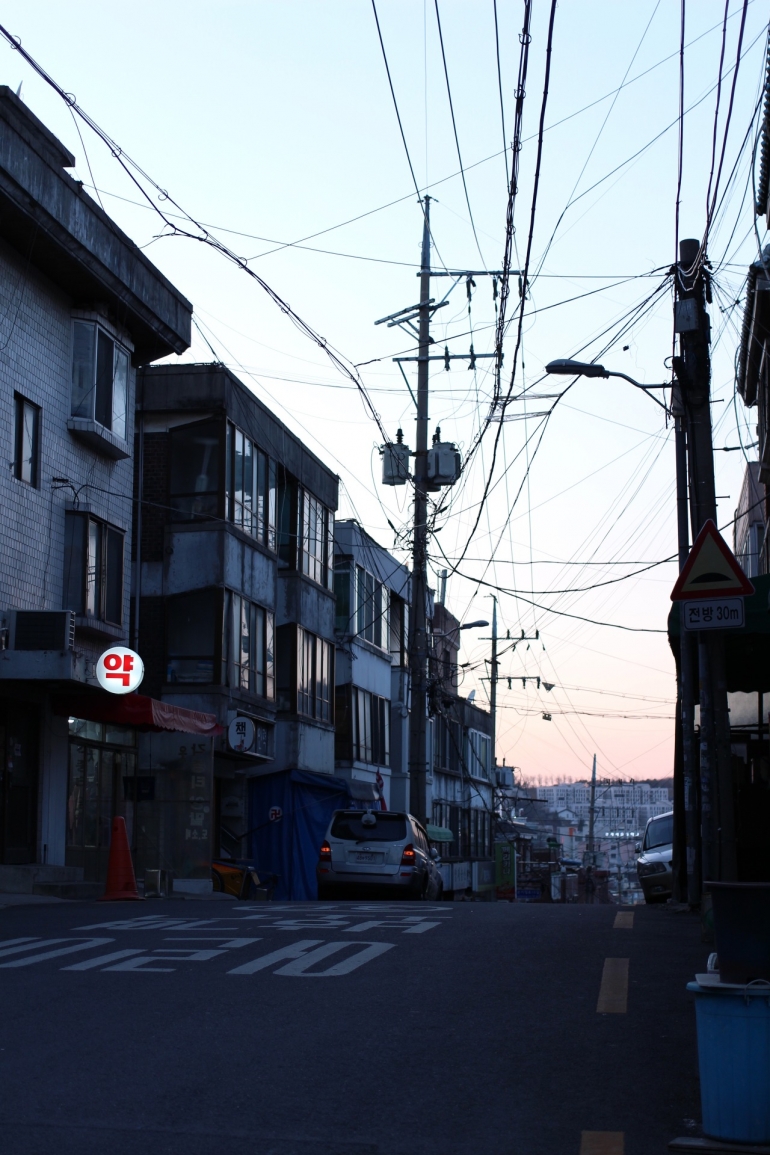 서울역 옆 동네, 만리재로