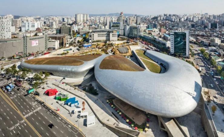 Collective City: Reclaiming the city redefining architecture