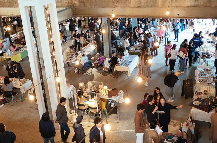 오래된 화학공장의 뉴-엔진