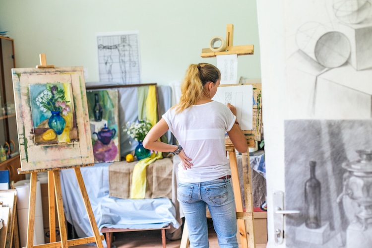 15+ Creative Online Classes to Spark Your Imagination This Month