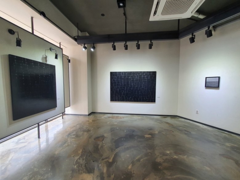 Beyond Black : GUNAYOUNG  solo exhibition