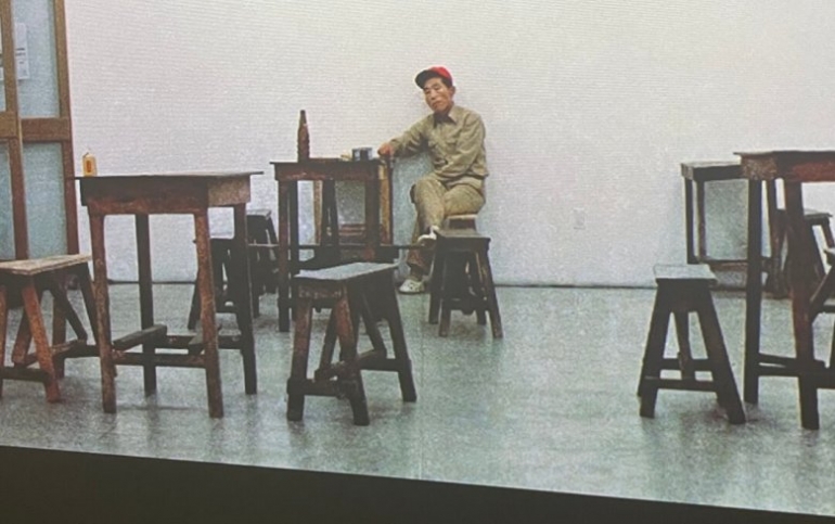 기이하고 미친 짓이 미술관을 점령하다