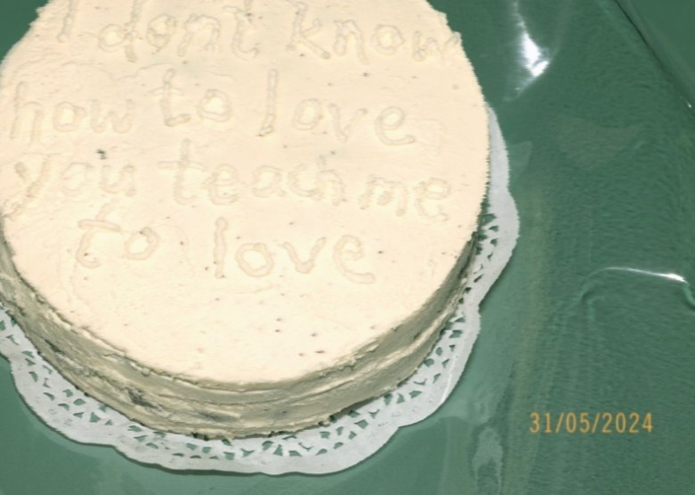 I don`t know how to love you teach me to love