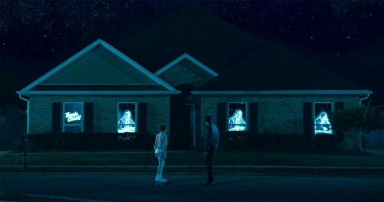 무수히 많은 것들을 품은 광대한 우주, 개인